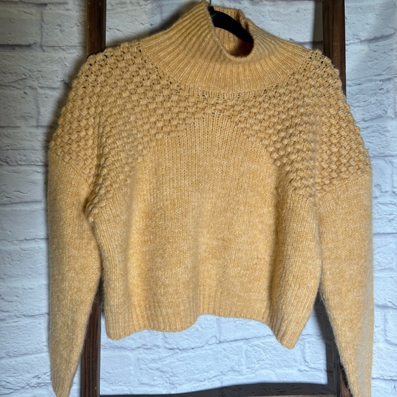 Women’s Free People Sweater- Medium - Picture 2 of 3